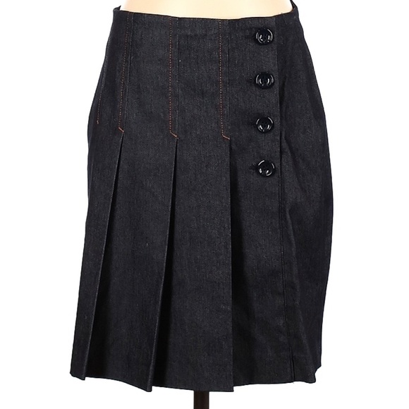 Zara Basic Demin Skirt - Picture 1 of 3